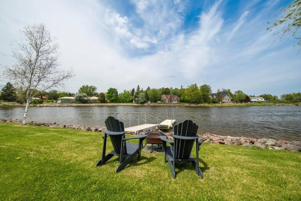 Year- Round Waterfront 2-Bedroom In Shediac Exterior photo